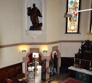 Blick in den Altarraum