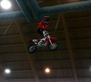 Action FMX-Jump