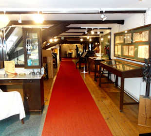 Rundgang durch die Ausstellung des Museums