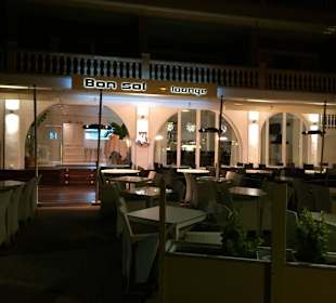 Aussenansicht am Abend