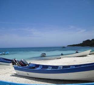 Speedboote zur Isla Paraiso