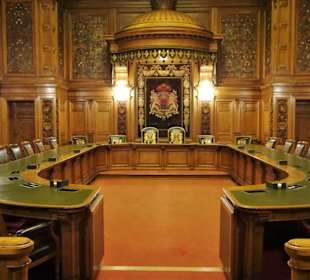 Rundgang durch das Rathaus von Hamburg
