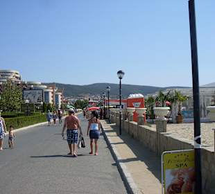 Km-lange Strandpromenade