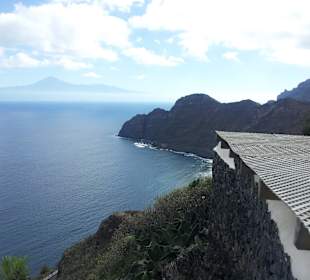 Blick in die Berge und Meer von La Lomera