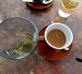 Espresso und Grappa 