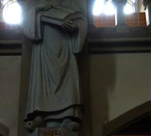 50 Steinfiguren