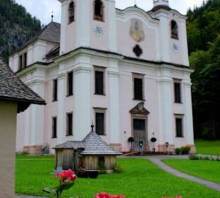 Seitenansicht der Kirche