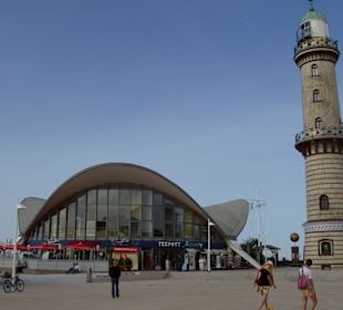 Teepott und Leuchtturm