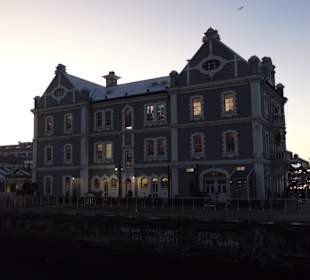 Alfred & Victoria Waterfront