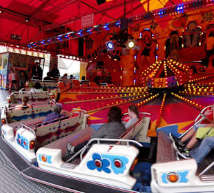 Fahrgeschäft auf der Wehlheider Kirmes