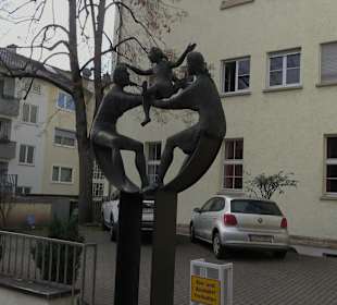 Skulptur Eltern und Tochter