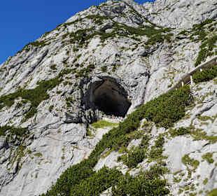 Höhleneingang