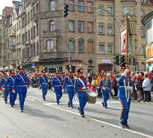 Umzug Michaeliskirchweih in Fürth