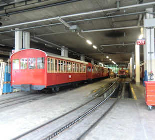 Blick in Depot der Rigi Zahnradbahn