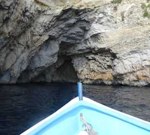 Einfahrt in die Grotte