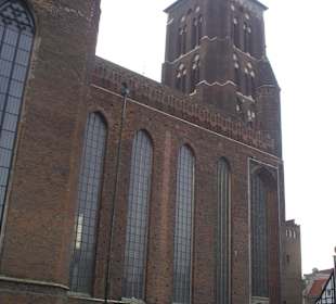 Gotyckie okna i wieża