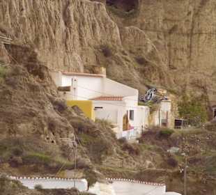 Im Tuffgestein geht es weiter