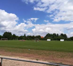 Terrasse mit Sportplatz