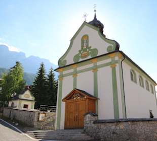 Eingang zur Pfarrkirche 