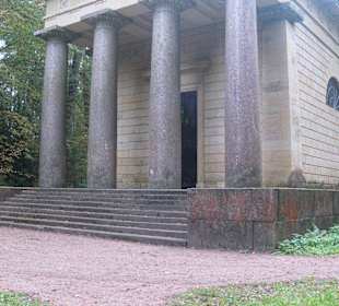 Parkanlage Pawlowsk - Mausoleum