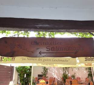 Hier geht's zum Weinkeller in das Gewölbe