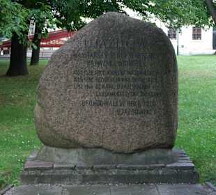 Kamień upamiętniający Ujazdów