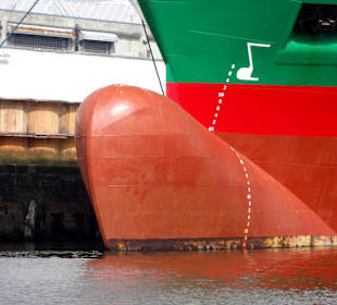 Wulstbug eines Frachters