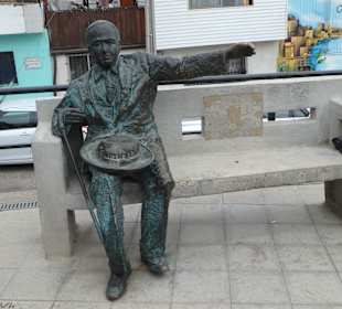 Statue des Dichters Vicente Huidobro