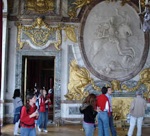 V paláci