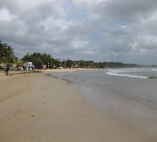 Ganz feiner Sand und flaches Wasser