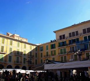 Hauptplatz mit Geschäfte