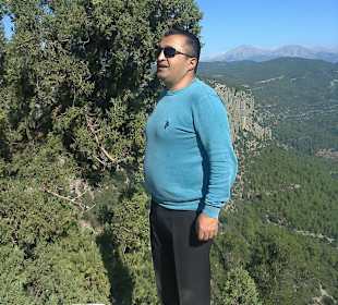 Der Reiseleiter Toni Macaroni