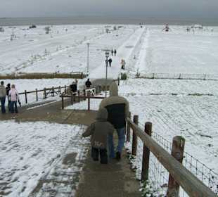 Deich und Nordsee