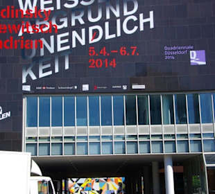 Beim Kunshaus Theaterbereich