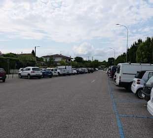 Parkplatz Lazise beim Kreisverkehr