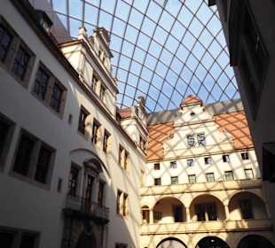 Innenhof im Schloss gegenüber vom 