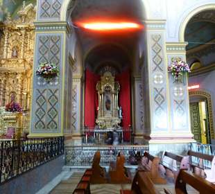 In der Kirche an den Seiten