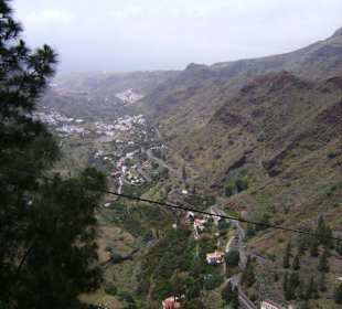 Blick vom Aussichtspunkt nach rechts (ins Tal)