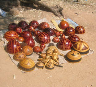 Kalebassenhüte auf dem Markt