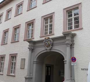 Das ehem. Jesuitenkolleg wurde zum Rathaus