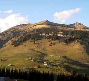 Blick zur Ackernalmdorf mit eigener Käserei