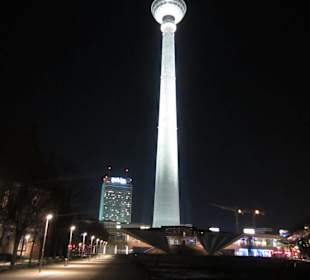 Fernsehturm und Park Inn Hotel im Überblick