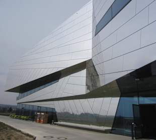 Außenansicht futuristisches Gebäude