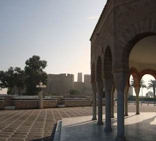 Blick vom Mausoleum auf die Festung
