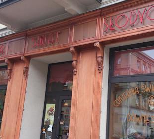 Wejście od ulicy Paderewskiego