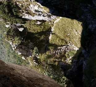 Gesicherte Felsschlucht am Monte Carone