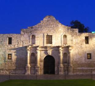 The Alamo bei Nacht