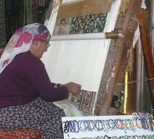 Tepichknüpferin in Side