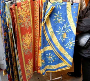 Tischdecken aus Nizzas Altstadt