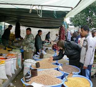 Gewürze und getrocknete Hülsenfrüchte